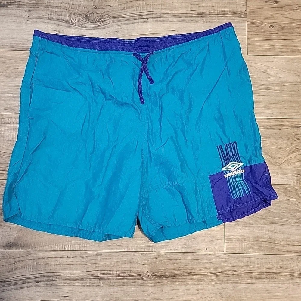Umbro Shorts Mens Large Blue USA Nylon Made Athletic Gym Soccer Embroidery‎ VGT